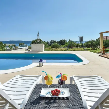 Amazing In Kastel Sucurac Feriehus *